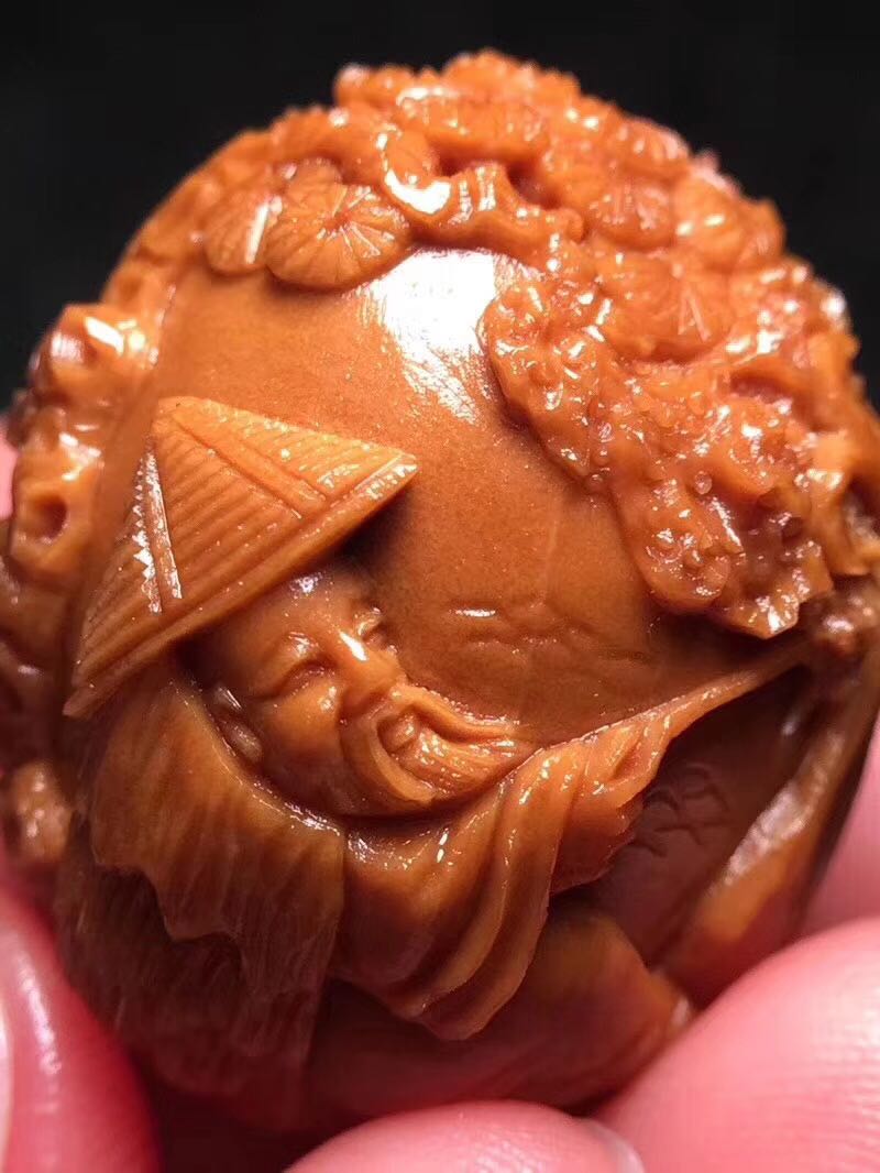 如何挑选核雕精品