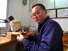 橄榄核雕孙小明简介